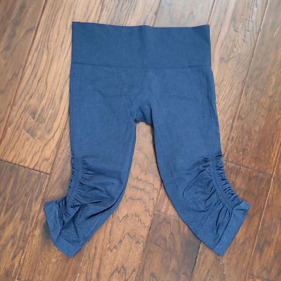 Lululemon Athletica In the Flow II Crop Navy Blue Leggings size 6 - Picture 1 of 8